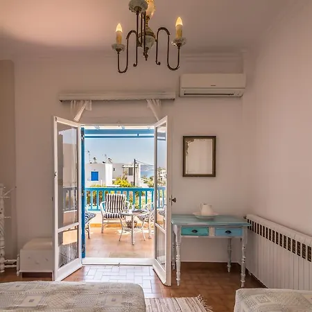 Traditional House Milos Appartement *
