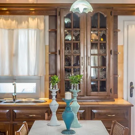 Traditional House Milos *